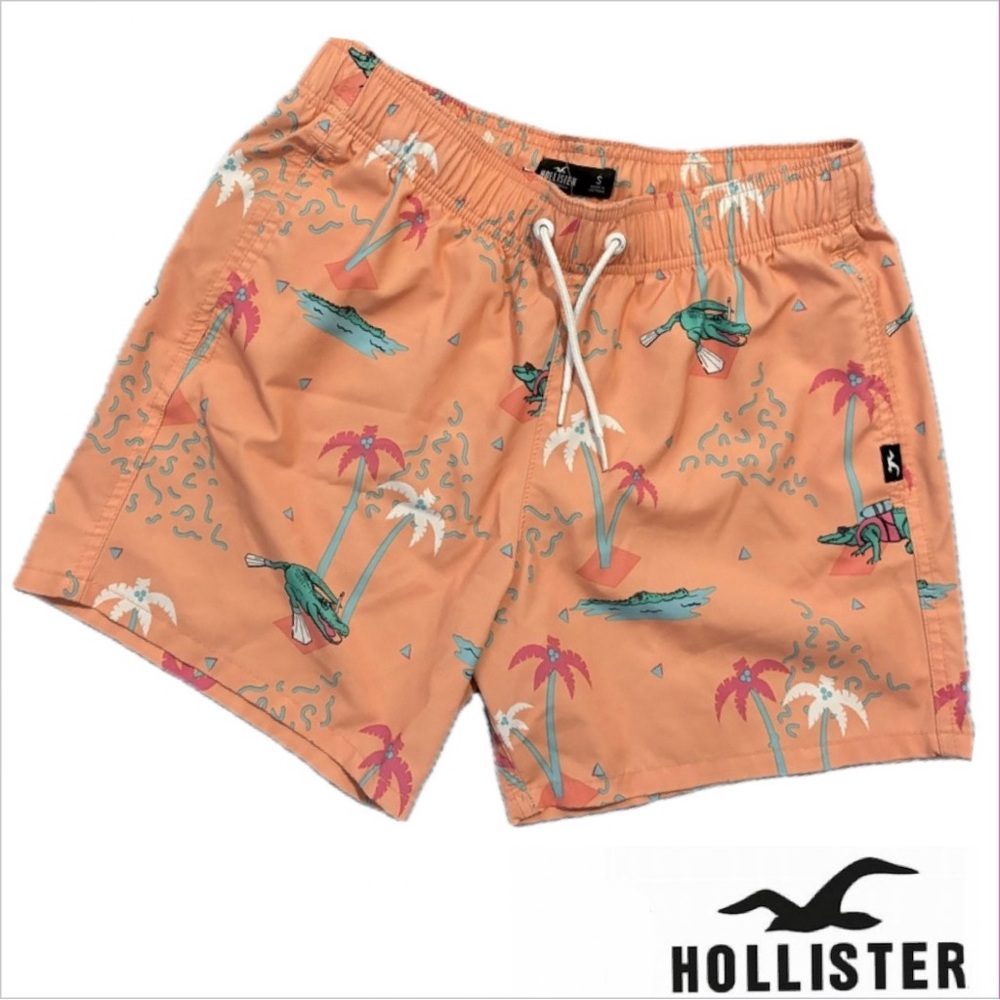 Hollister Men's Peach active shorts with Alligator print Size S